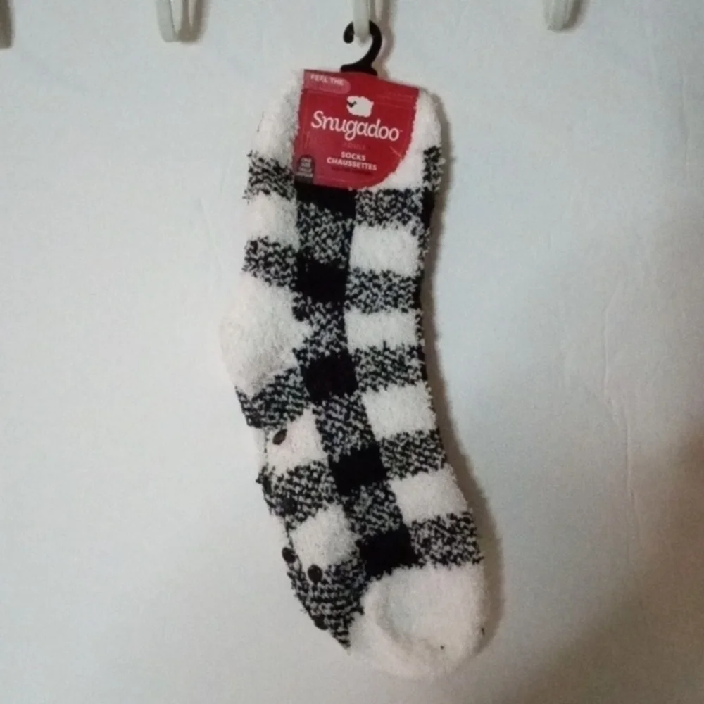 Snugadoo Adult Socks Chaussettes, lot of 4, NWT